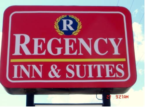 Regency Inn & Suites Bay City