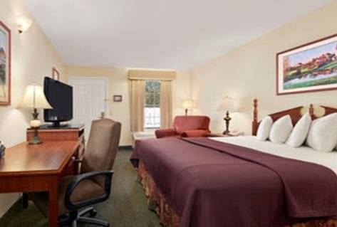 Baymont Inn & Suites - Albany